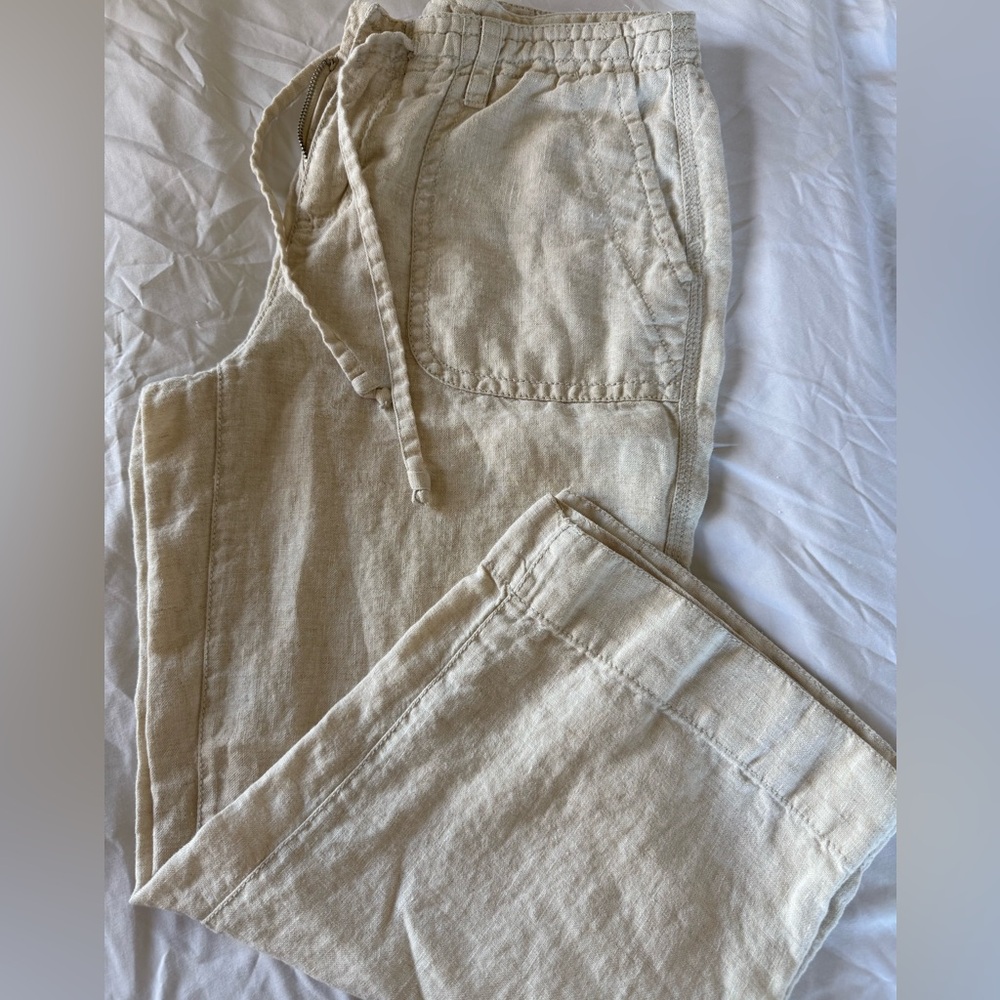 Liz Claiborne Cream Capris